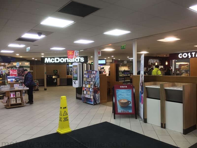 File:Rownhams eastbound McDonalds.jpg