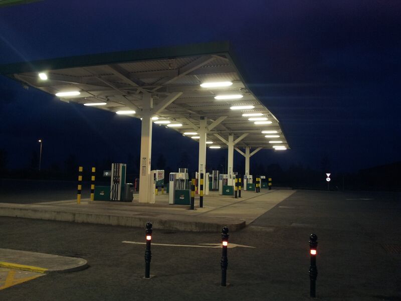 File:Enfield forecourt at night.jpg