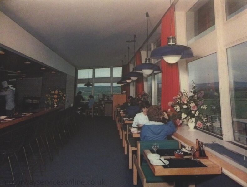 File:Forton The Pennine Restaurant postcard.jpg
