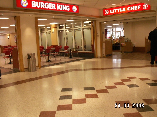 File:Cherwell Valley old building Little Chef Burger King.jpg