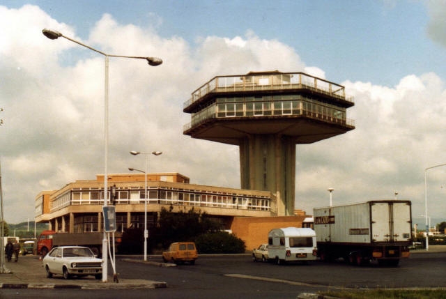 File:Pennine Tower 1981.jpg