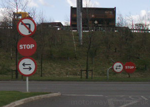File:Doncaster (North) signs.jpg
