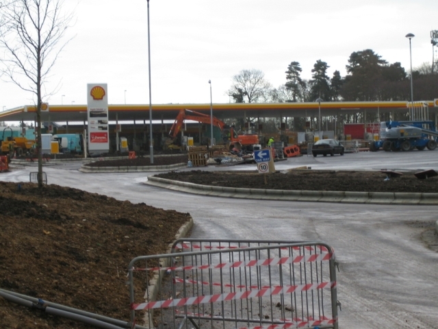File:Beaconsfield petrol station.jpg
