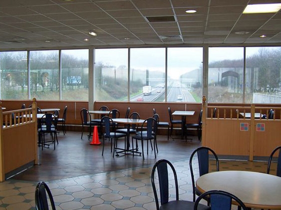 File:Medway seating area.jpg