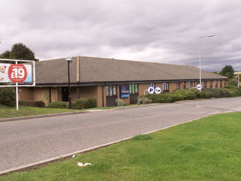 File:Sutton Scotney northbound motel.jpg