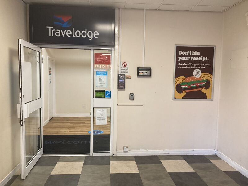File:Travelodge entrance Cardiff West 2021.jpg