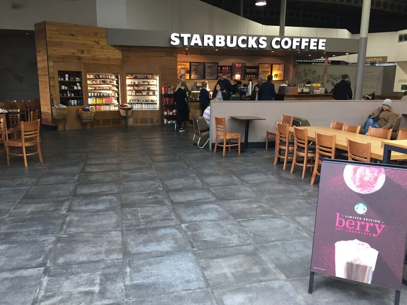 File:Starbucks 1 South Mimms 2019.jpg