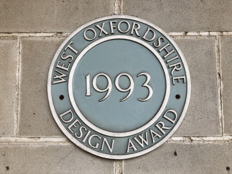 File:Esso Witney plaque 2024.jpg