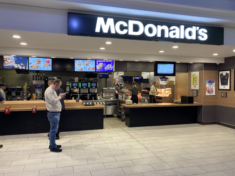 File:McDonald's Tibshelf North 2023.jpg