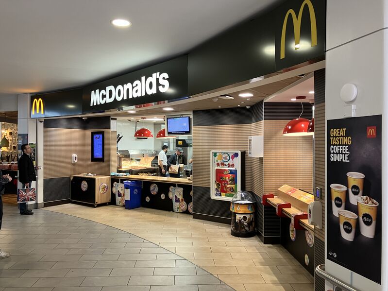 File:McDonalds Beaconsfield 2024.jpg