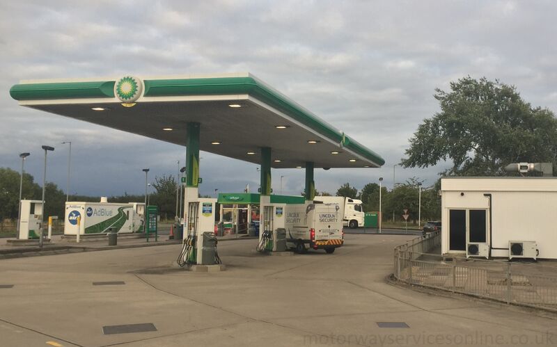 File:Grantham petrol station.jpg