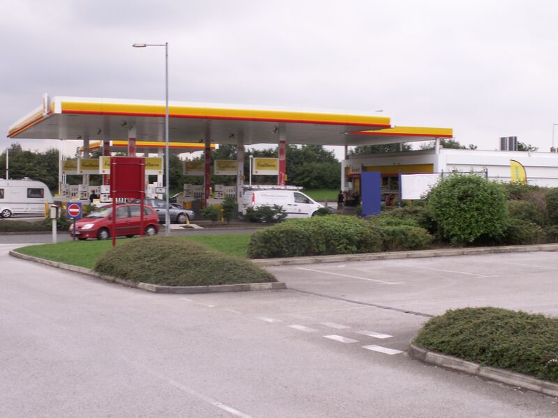 File:Chester fuel forecourt.jpg