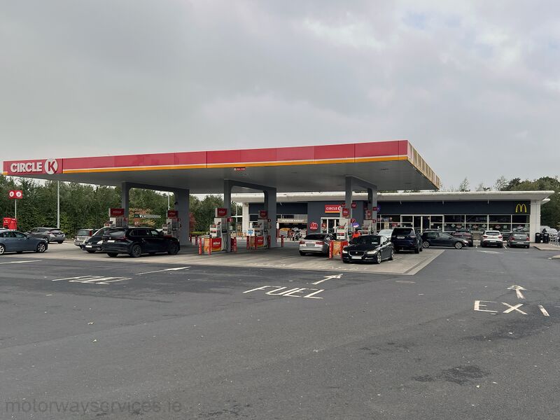 File:Carlow forecourt 2025.jpg