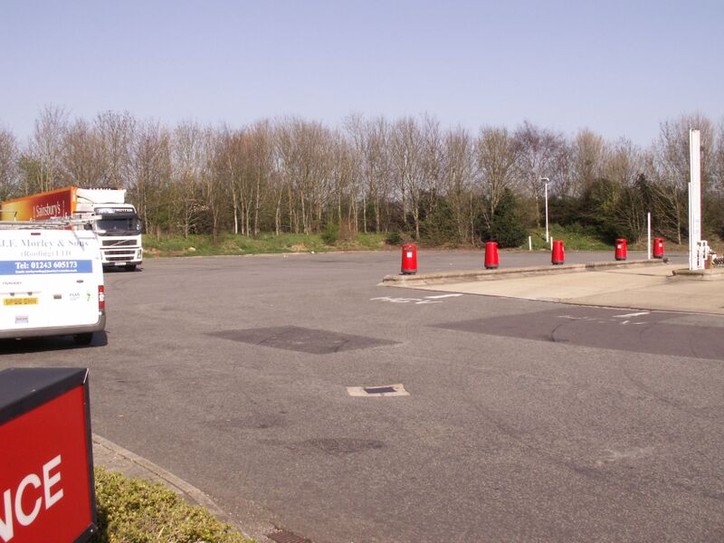 File:Emsworth lorry park.jpg