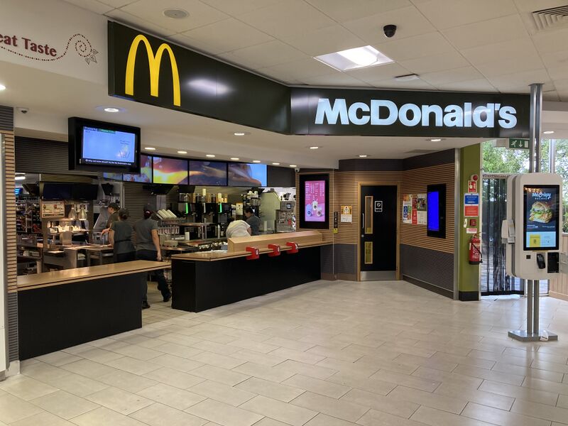 File:McDonalds Sandbach North 2023.jpg