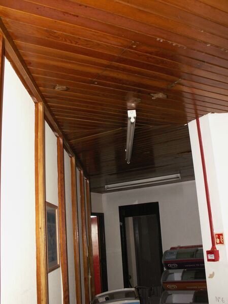 File:Pennine Tower wooden ceiling.jpg