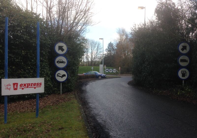 File:Warminster entrance road signs.jpg