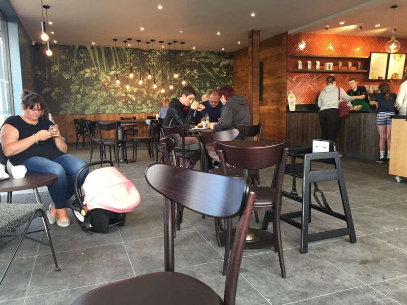 File:Starbucks Willoughby Hedge Interior 3 2017.JPG