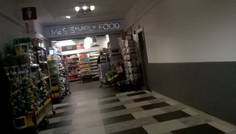 File:M&S Simply Food Reading westbound.jpg
