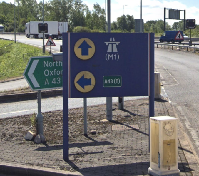 File:Roadchef junction sign.png