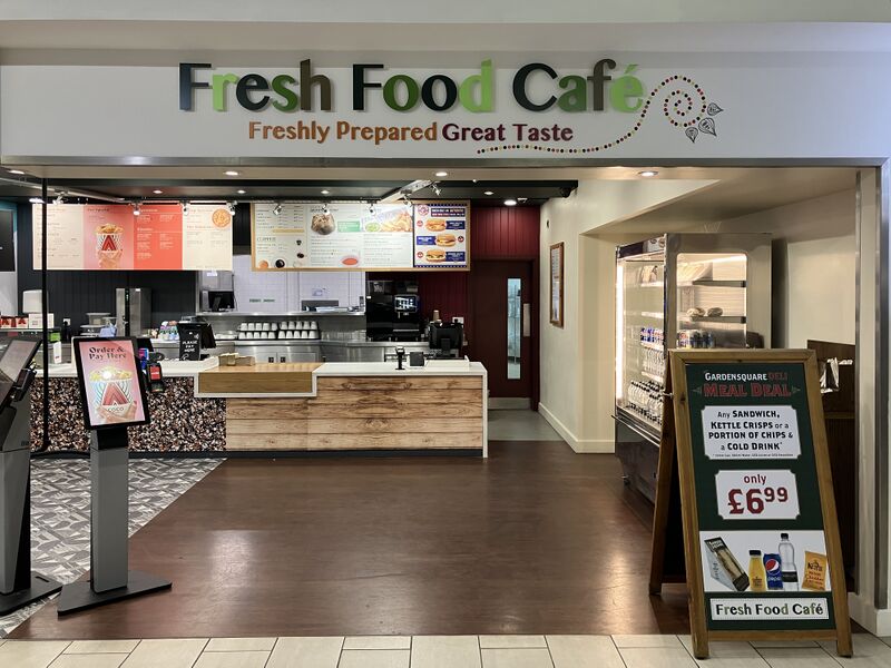 File:Fresh Food Cafe Clacket Lane West 2024.jpg