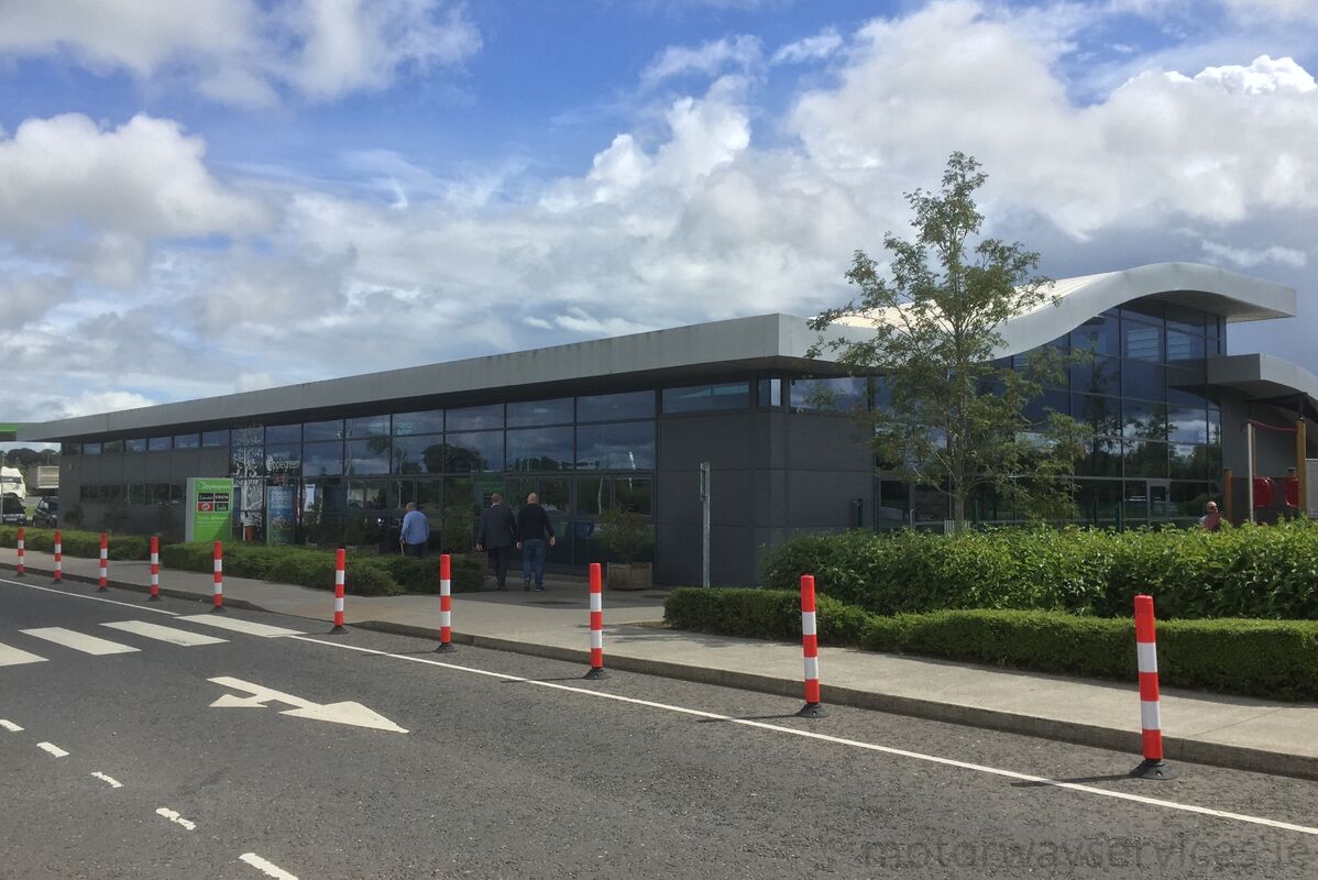 Enfield services Motorway Services, Enfield service station info