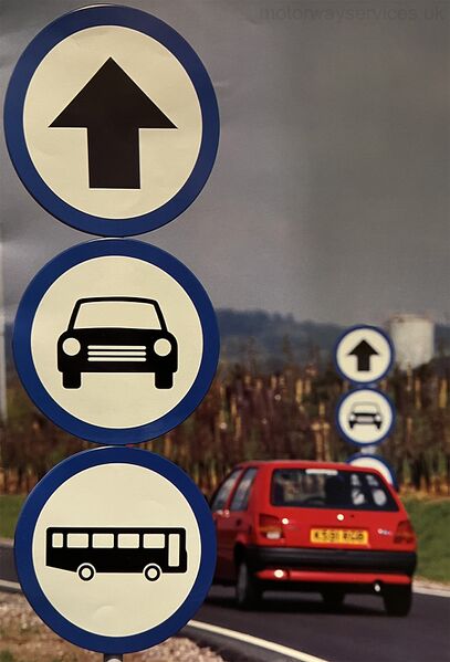 File:Granada traffic signs.jpg